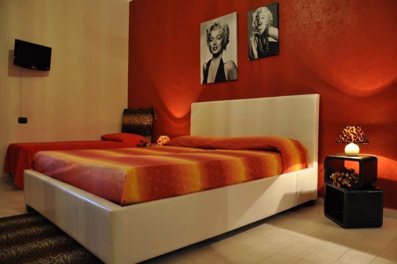 B&B Hollywood - Parcheggio Privato Porto Cesareo Exterior photo