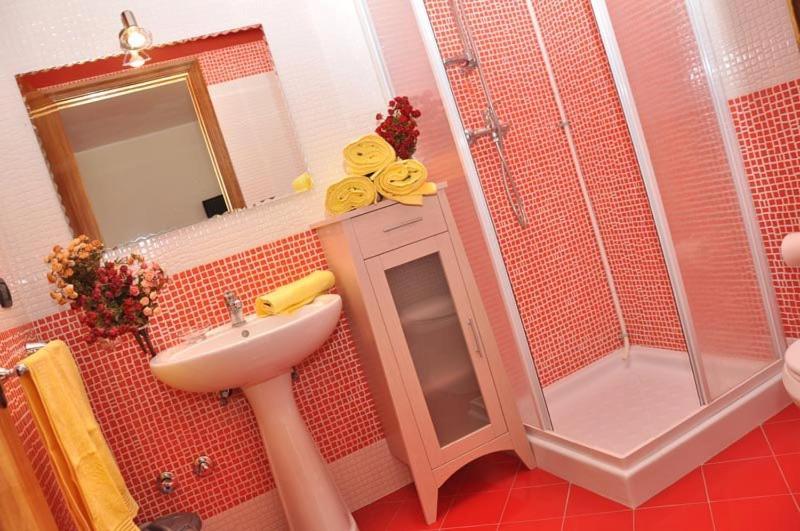 B&B Hollywood - Parcheggio Privato Porto Cesareo Exterior photo