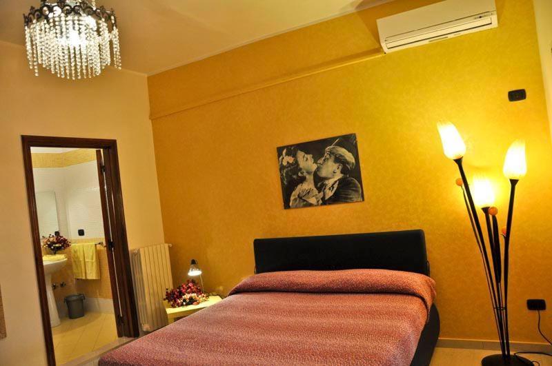 B&B Hollywood - Parcheggio Privato Porto Cesareo Exterior photo